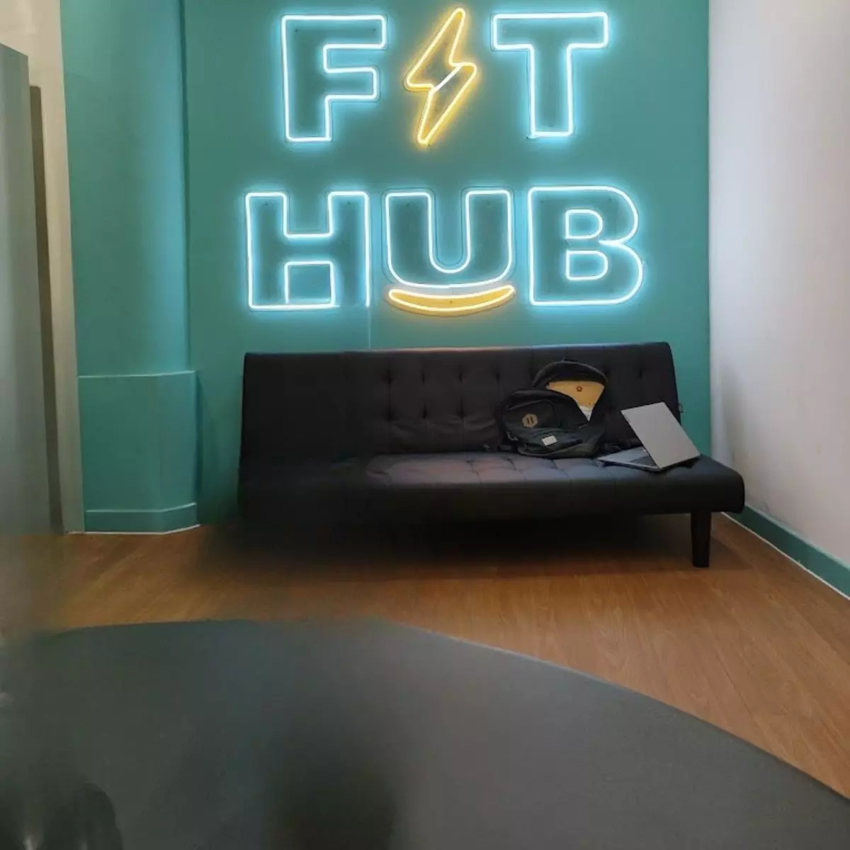 fit hub manyar 28053143750